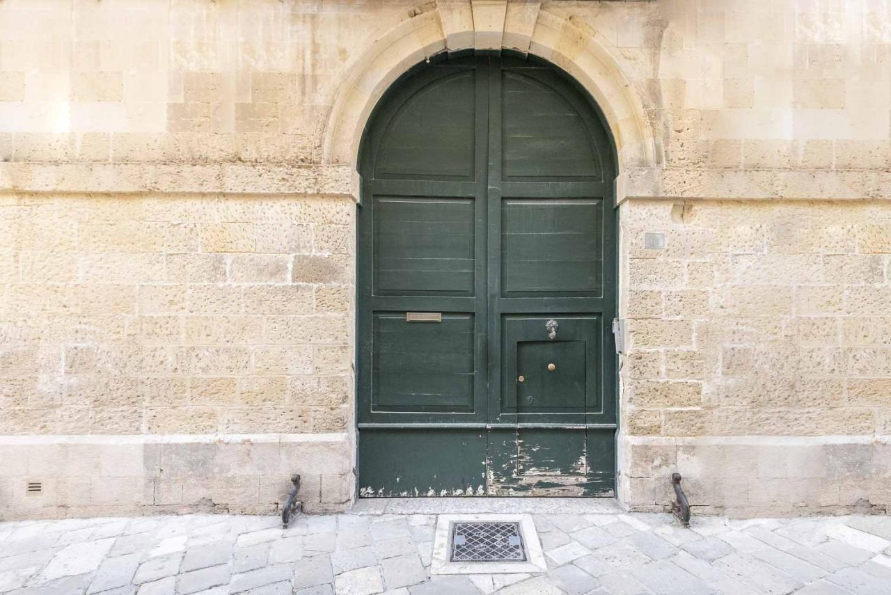 Apartamento Terzo Campanello - Terrazza Nel Centro Storico Lecce Exterior foto